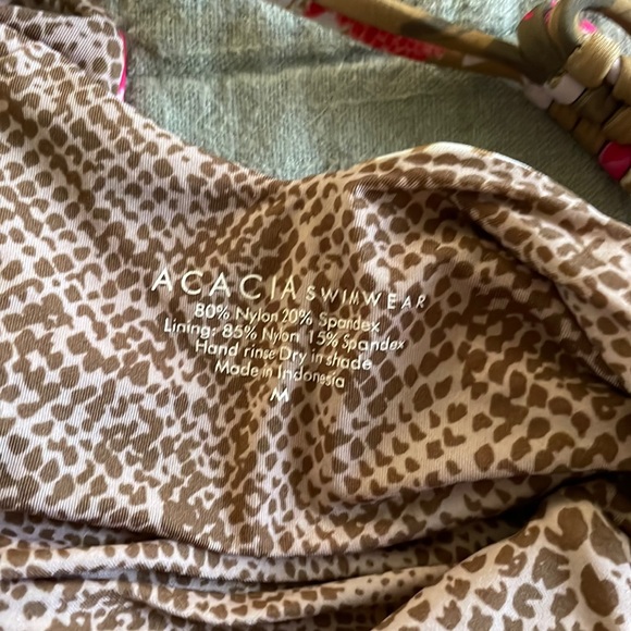 Acacia Valenzuela Lei Day one piece - Picture 3 of 3